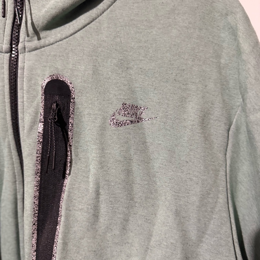 Nike Sage Green Zip-Up Jacket - Picture 2 of 6
